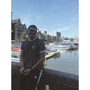 Meet your Posher, Hedi